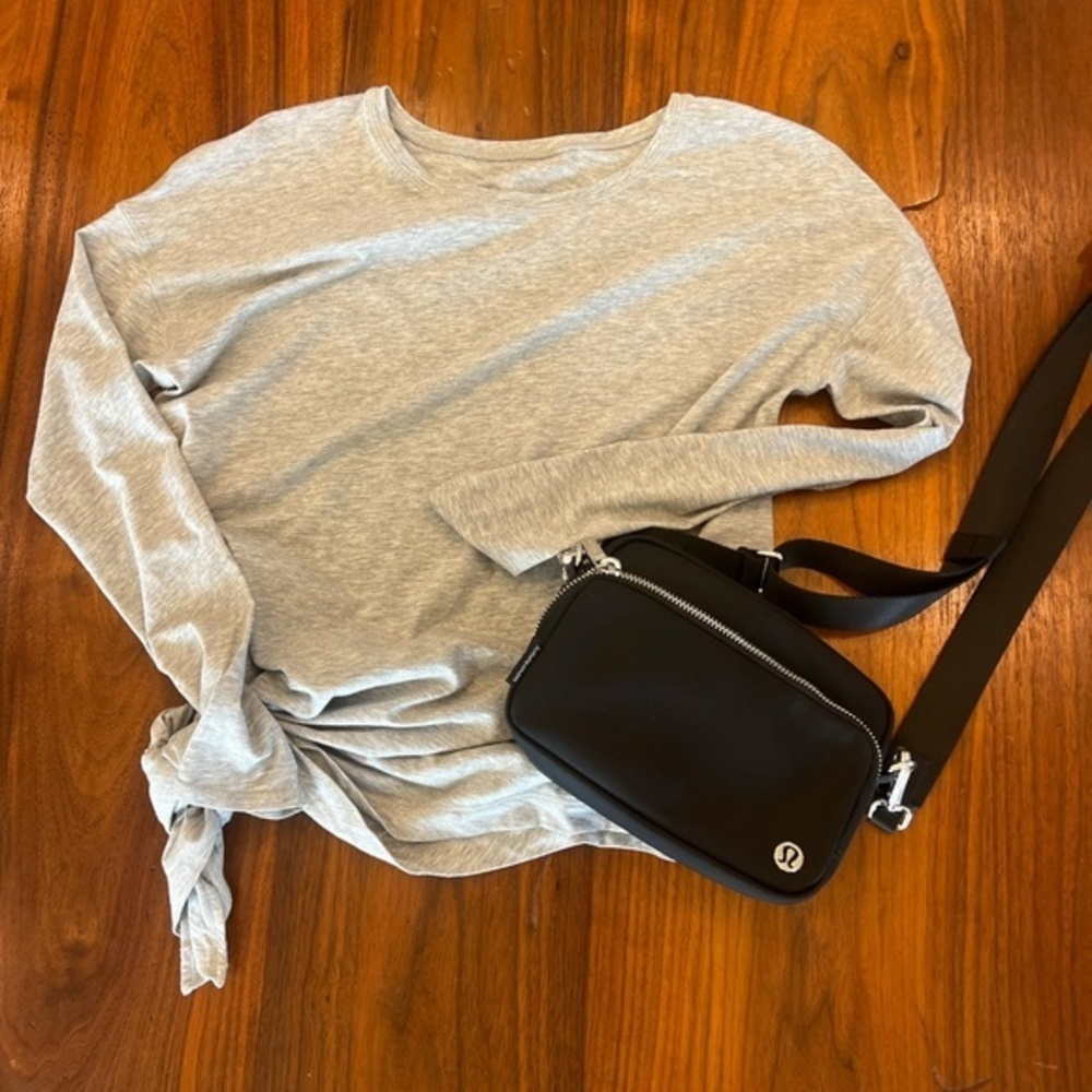 Lululemon “To The‎ Point” Asymmetrical Top sz 2 Heathered Light Grey Waist Tie